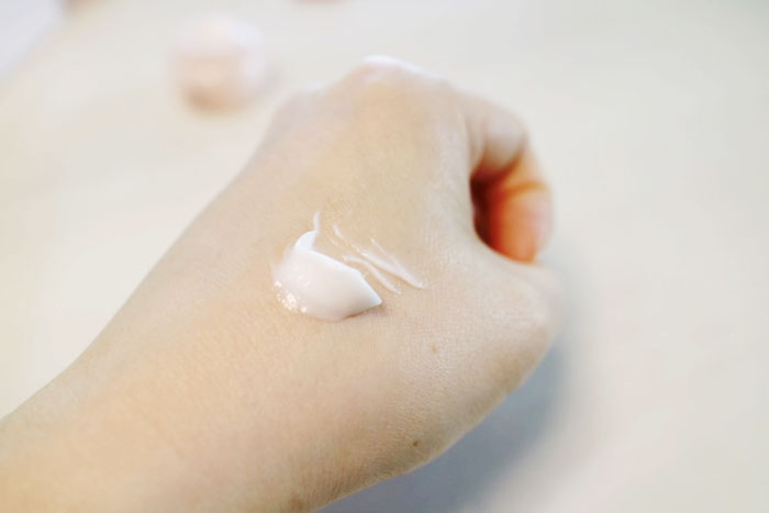 Sulwhasoo, Sulwhasoo Bloomstay Vitalizing Cream, Sulwhasoo Bloomstay Vitalizing Cream 50 ml., Sulwhasoo Bloomstay Vitalizing Cream รีวิว, Sulwhasoo Bloomstay Vitalizing Cream ราคา, Sulwhasoo Bloomstay Vitalizing Cream 50 ml. ครีมบำรุงผิว อานุภาพในการต้านอนุมูลอิสระในดอกพลัม มอบการบำรุงให้ผิวแน่น กระชับ มีชีวิตชีวามากยิ่งขึ้น