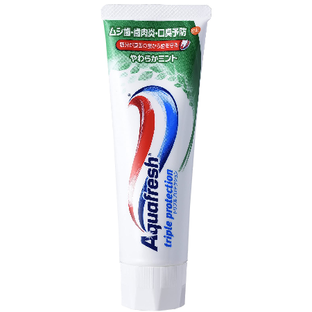 AQUAFRESH Triple Protection #soft mint 140g ยาสีฟันสูตรปกป้อง 3 ประสิทธิภาพ จากญี่ปุ่น ป้องกันโรคเหงือกอักเสบ เสริมโครงสร้างฟันและป้องกันฝันผุ ป้องกันกลิ่นปาก และช่วยให้ฟันขาวขึ้น