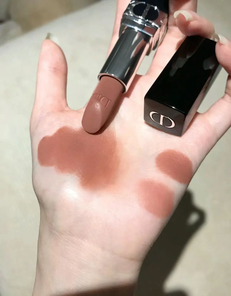 DIOR Rouge Dior Couture Colour Lipstick - Velvet Finish 1.5g  #100 nude look velvet (No Box), ลิป DIOR , ลิป DIOR 100 ,  ลิป DIOR ราคา ,  ลิป DIOR รีวิว , Dior Rouge Dior Couture Colour Lipstick in 100 Nude Look Velvet
