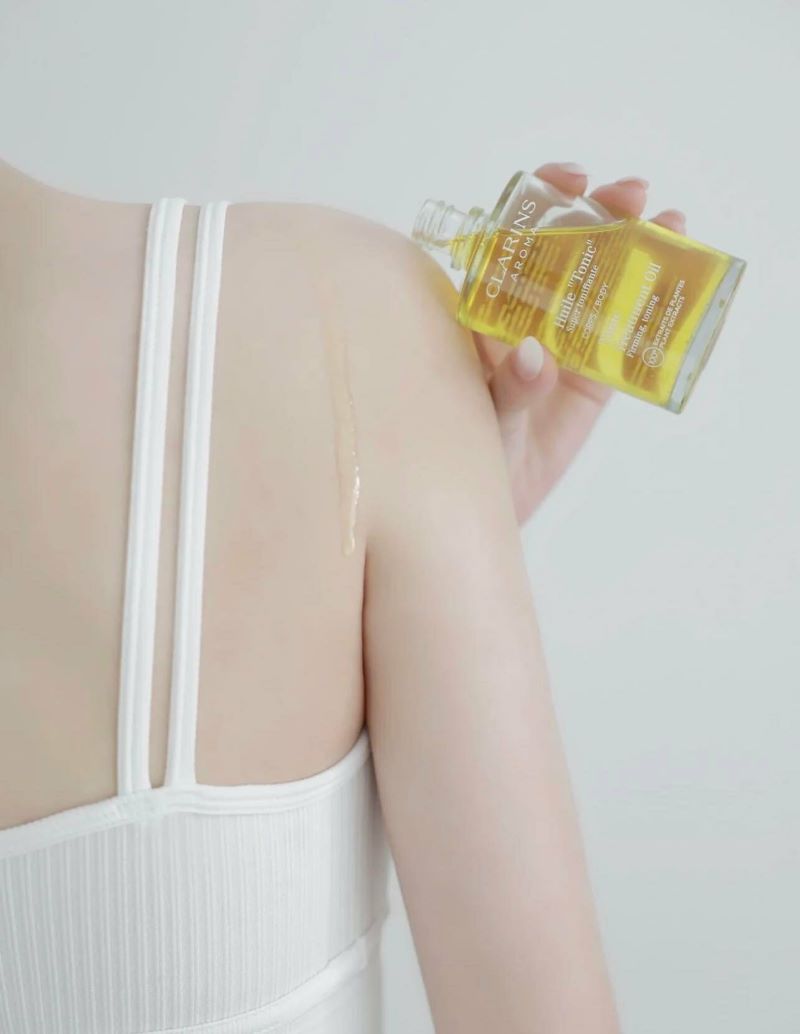 CLARINS Aroma  Huile Tonic Treatment Oil 100ml  , Tonic Body Treatment Oil,CLARINS Clarins Tonic Body Treatment Oil 100ml, CLARINS Clarins Tonic Body Treatment Oil ราคา , CLARINS Clarins Tonic Body Treatment Oil รีวิว , CLARINS Clarins Tonic Body Treatment Oil ซื้อ , คาแรง ออย รีวิว,คาแรง ออย คนท้อง